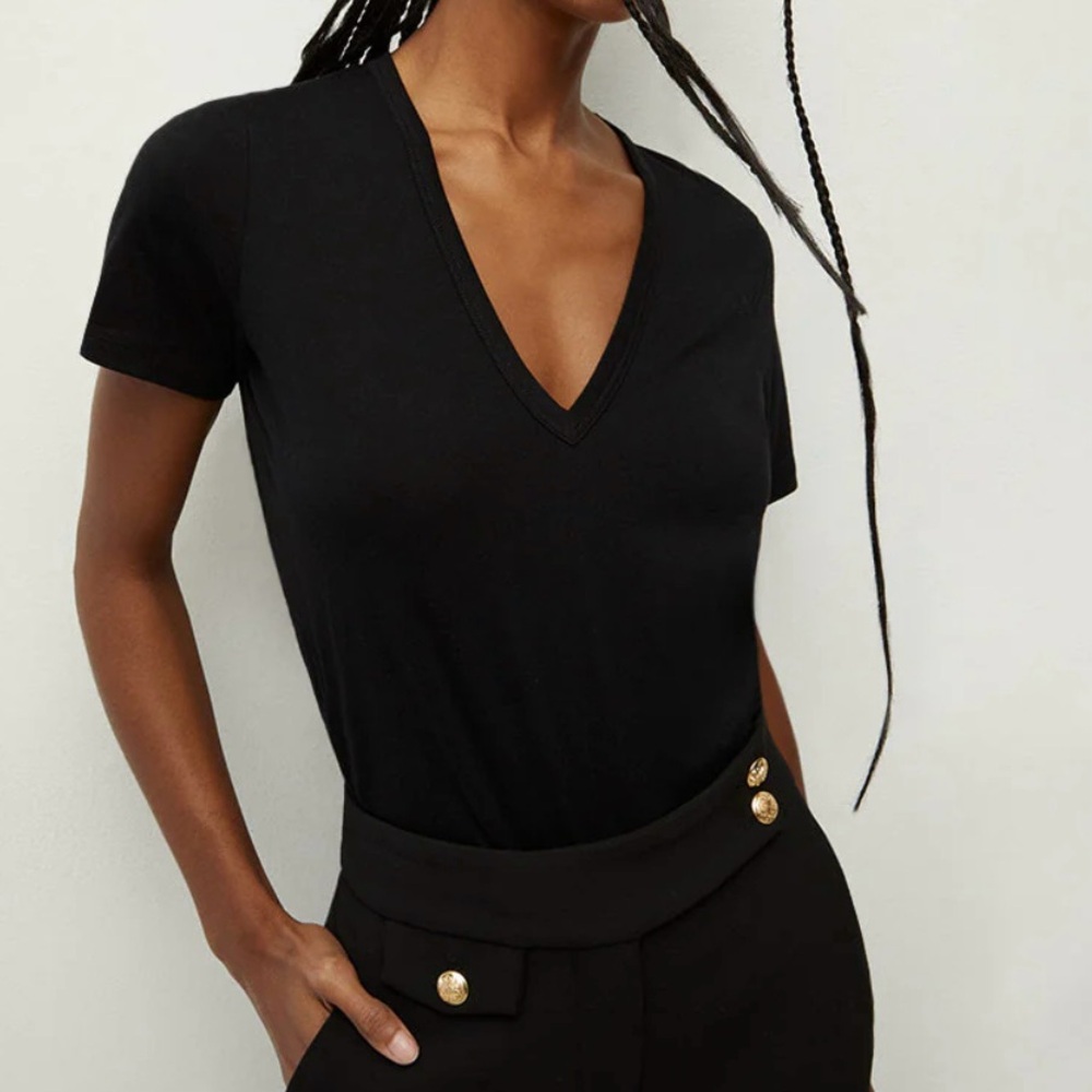 Veronica Beard • XS • V Neck Short Sleeve T Shirt Solid Black